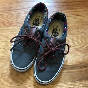 🎉⭐️ HP!! Sweet green & brown leather Vans with sweet woven inner lining. Men 5